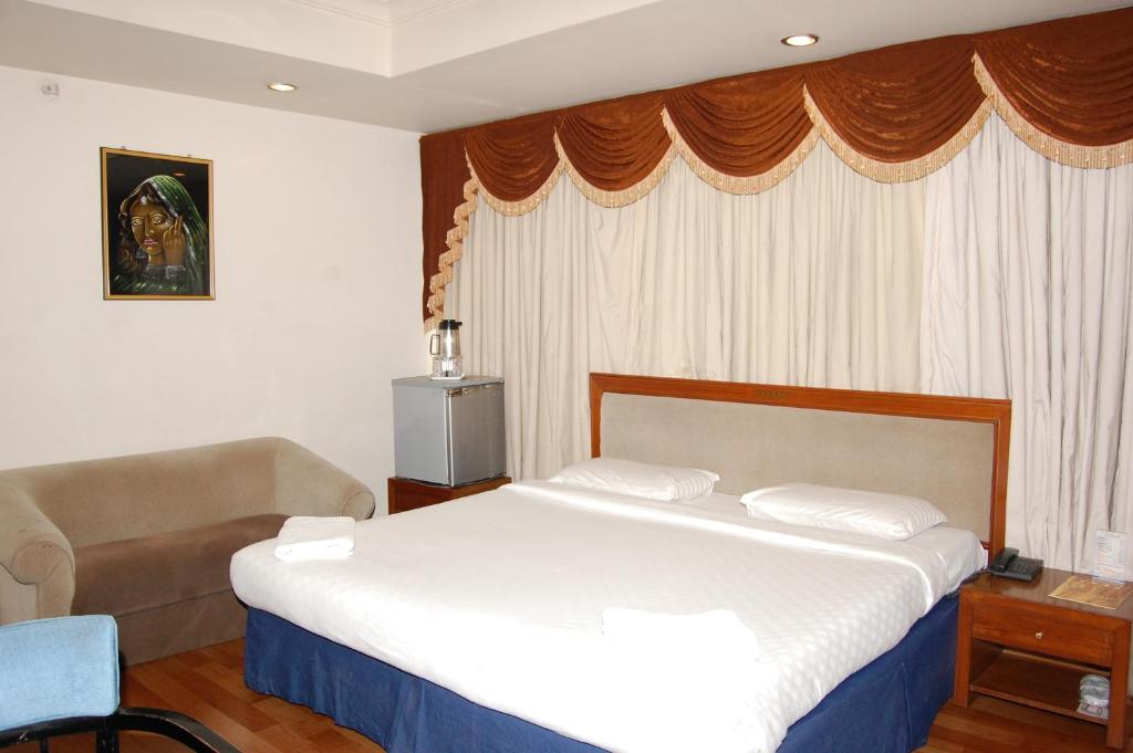 Hotel Sitara Paradise Ameerpet photo