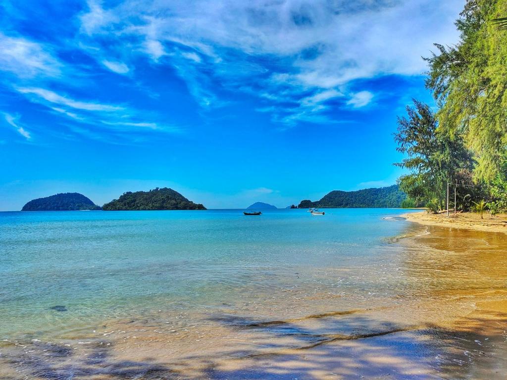 Miss You Beach Resort - Koh Mak photo