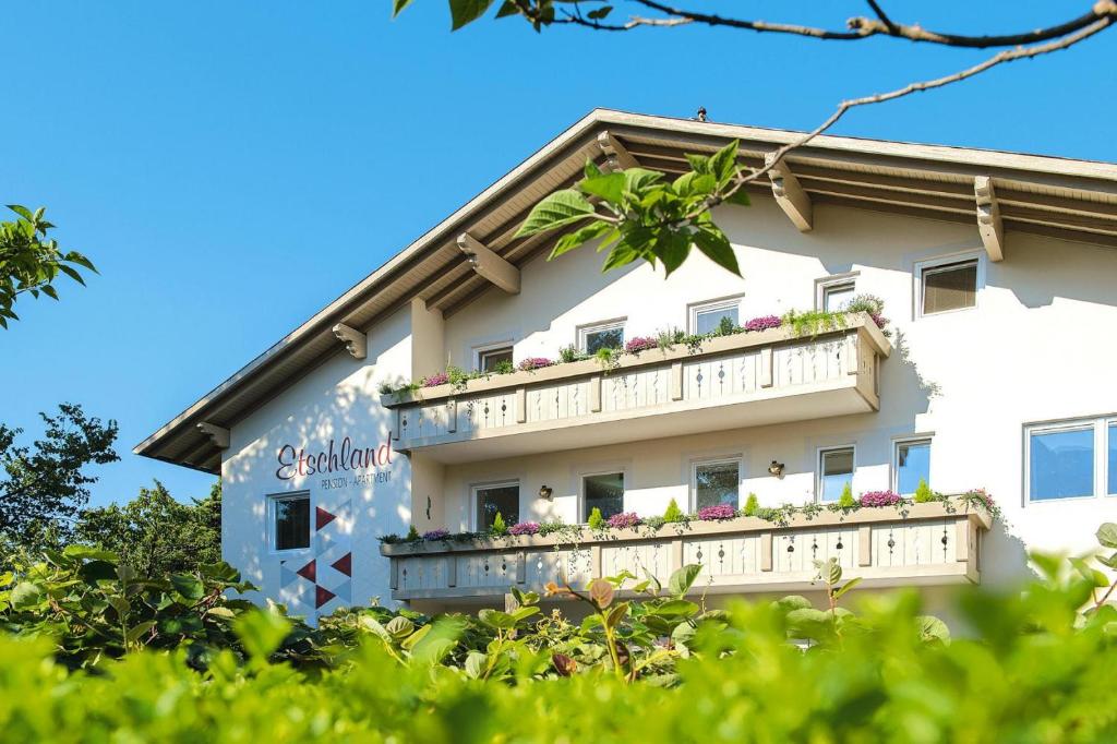 Apartment in Dorf Tirol near Tirol Castle - 2