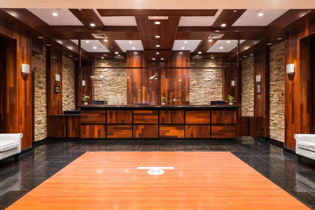クラウン プラザ ニューアーク エアポート バイ IHG (Crowne Plaza Newark Airport By IHG) フロント・ロビー