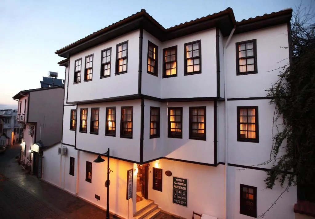 White Garden Hotel-Adult Only, hotel in Antalya