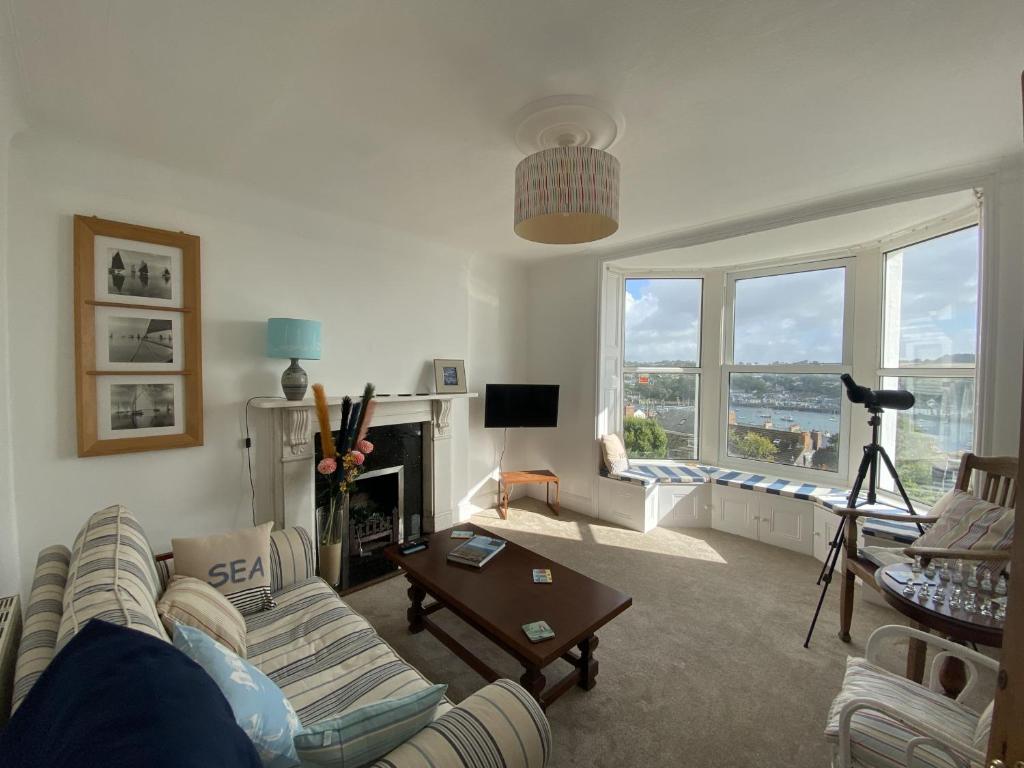 Frobisher Apartments, Falmouth