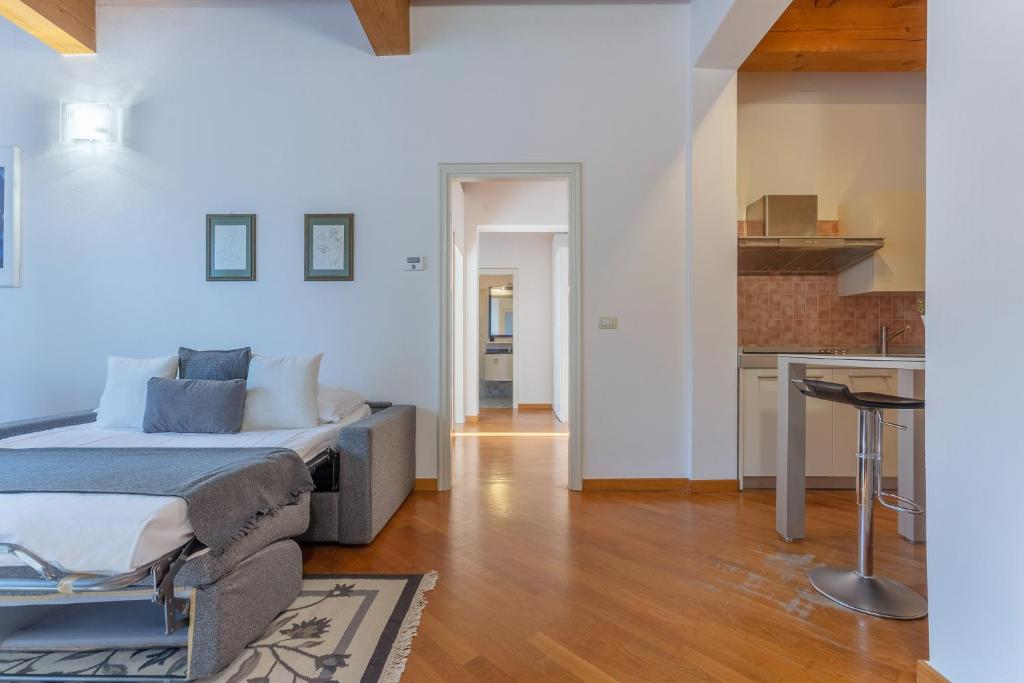 GuestHost - Palazzo Manfredini Exclusive & Deluxe Apartment - 4