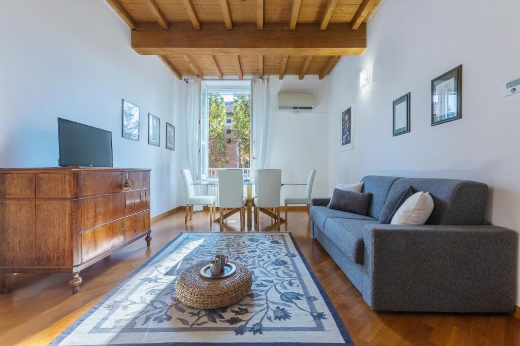 GuestHost - Palazzo Manfredini Exclusive & Deluxe Apartment - 2