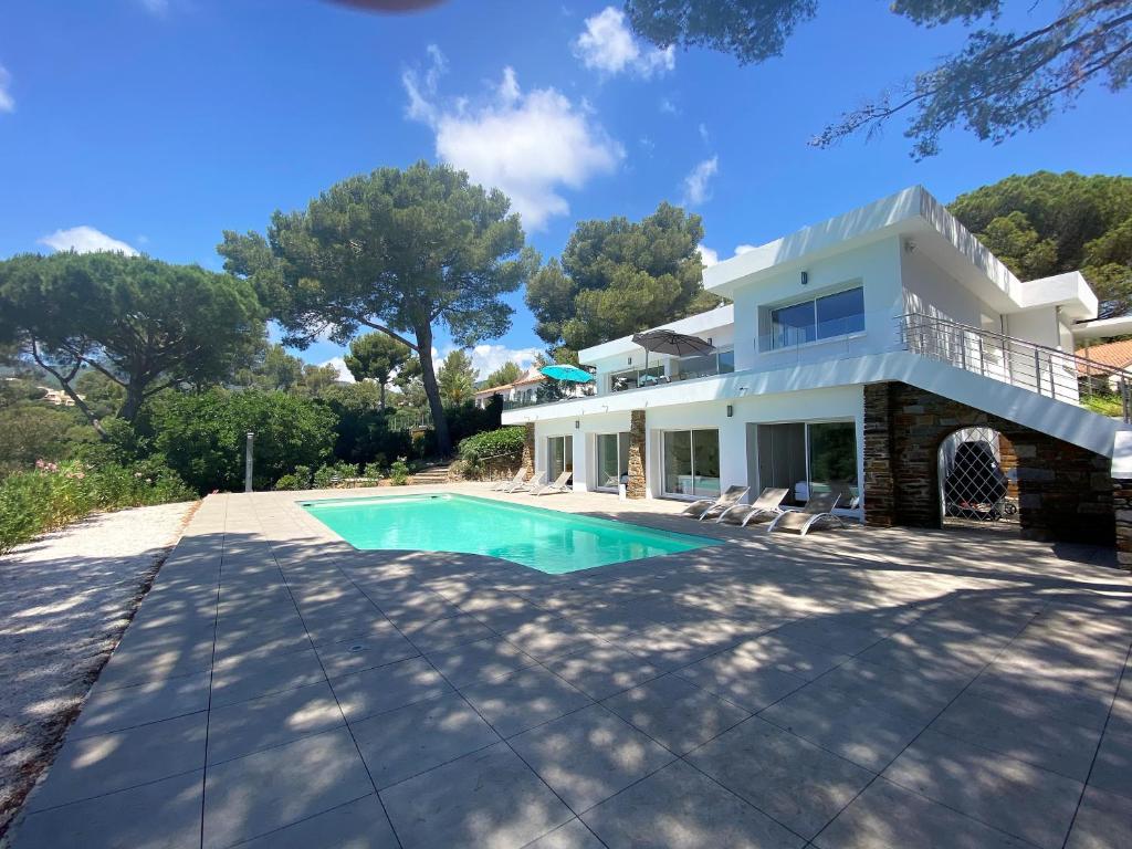 Villa 6 Chambres, Piscine, vue Mer, à Proximité de la Plage , Cavalaire-sur-mer - 2