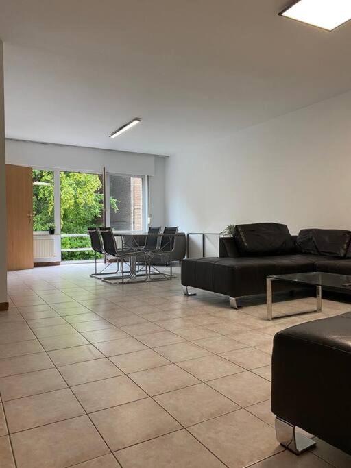 Superbe appartement lumineux et spacieux, Antverpy