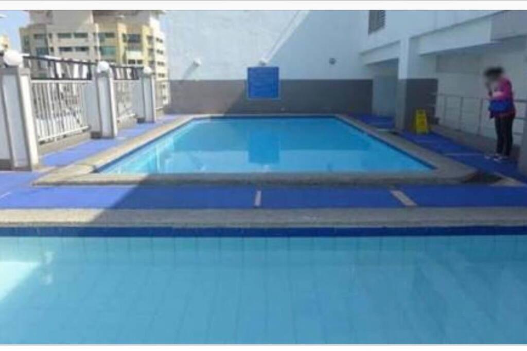 3BR 70sqm Penthouse in Ermita Manila near US Embassy photo