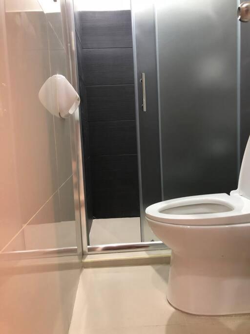 3BR 70sqm Penthouse in Ermita Manila near US Embassy photo