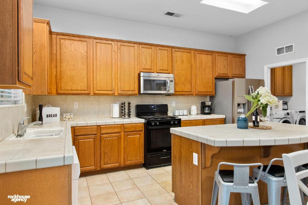 NorthWest Farmhouse photo
