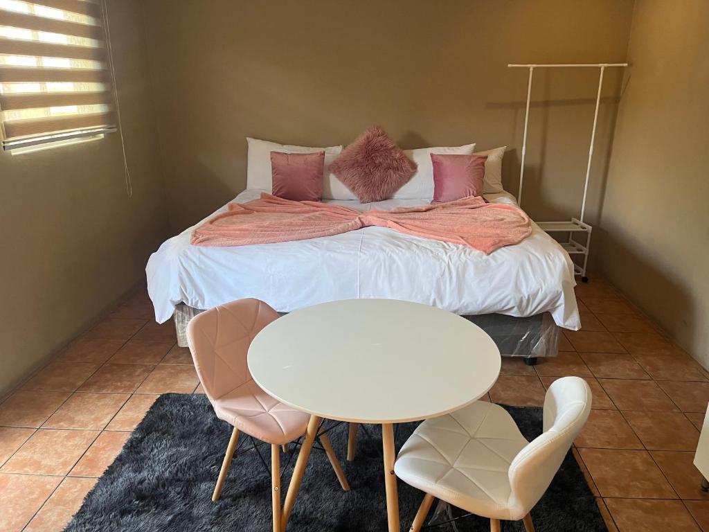 Phomolong Guest House Soweto, South Africa reviews, prices