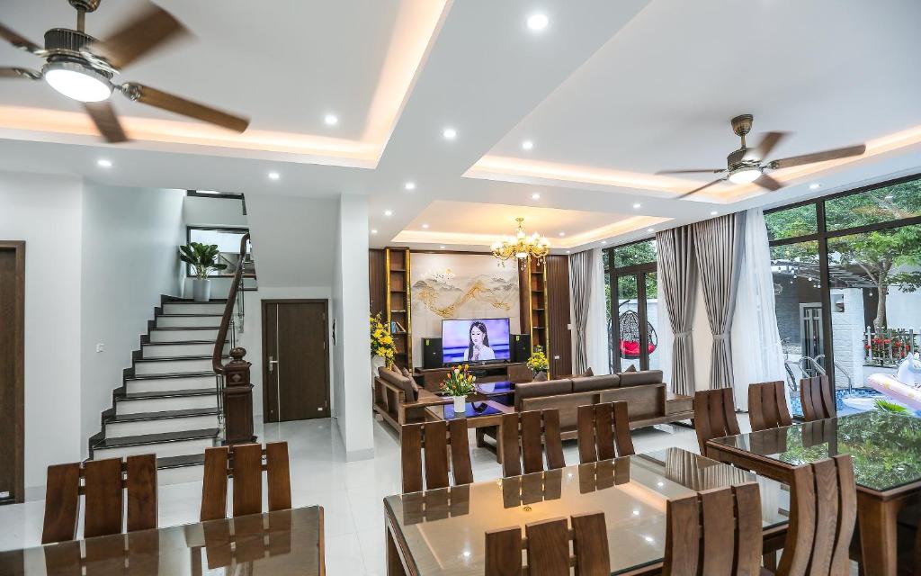Sea Breeze Villa FLC sang trọng gần biển có bể bơi