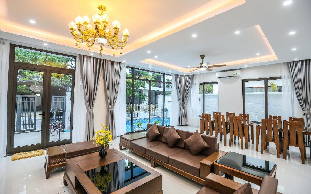Sea Breeze Villa FLC sang trọng gần biển có bể bơi