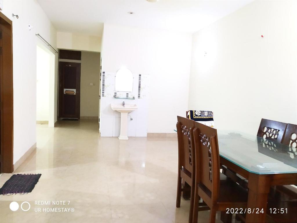 Ur Homestay Airport+AC+Secured+Lift+WIFI Uttara photo