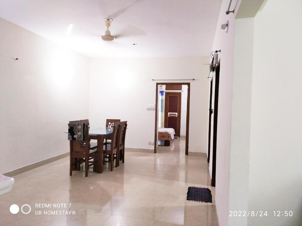 Ur Homestay Airport+AC+Secured+Lift+WIFI Uttara photo