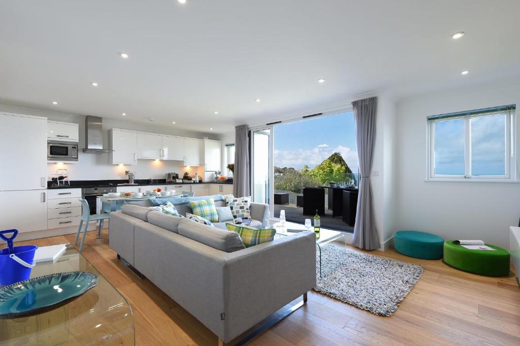 Halcyon Cove, Carbis Bay