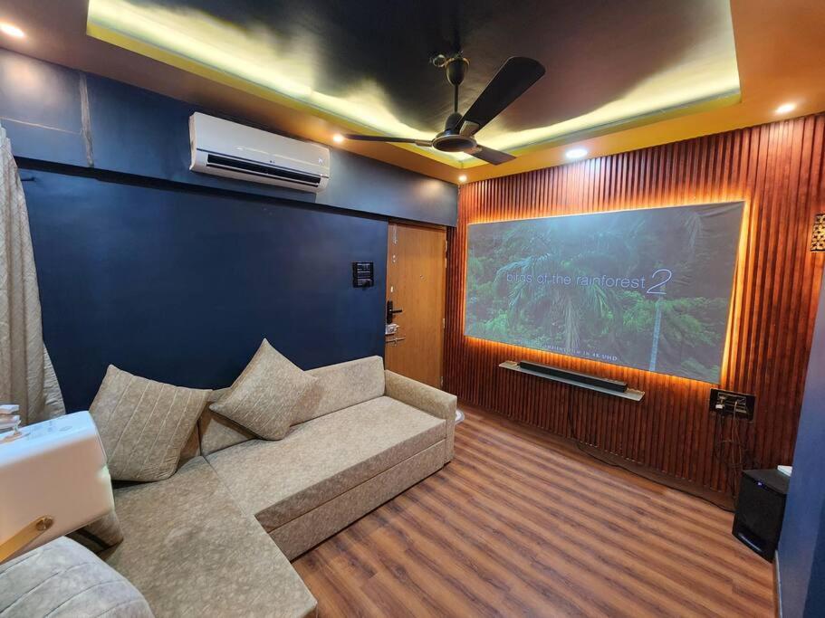 Luxurious 1 Bedroom Condo with Home Theater System