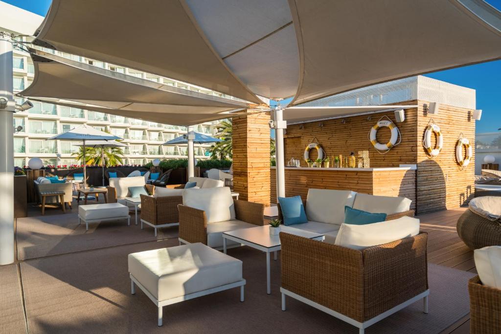 Bar/lounge