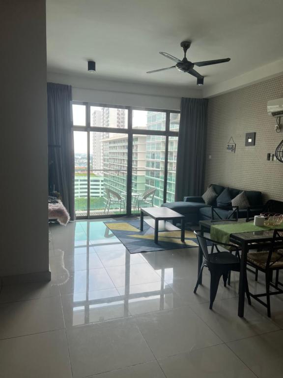 12-JY SWEET HOMESTAY Mount Austin PALAZIO 3Bedroom for 6pax — Hotel in Johor Bahru