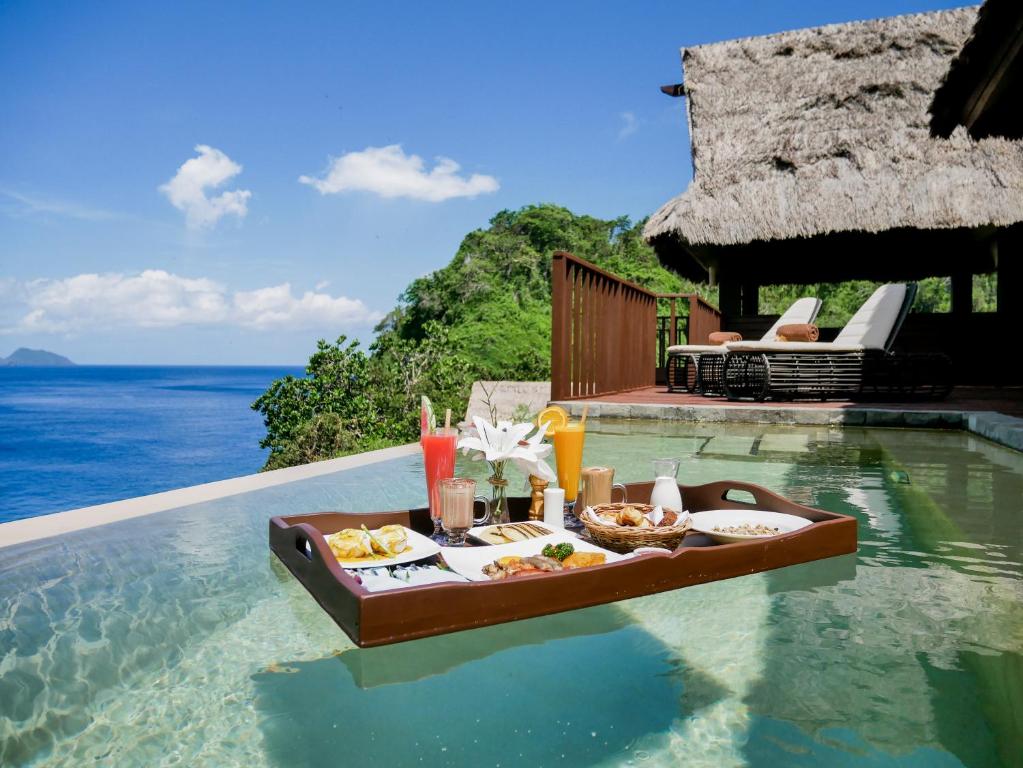 Cauayan Island Resort pool