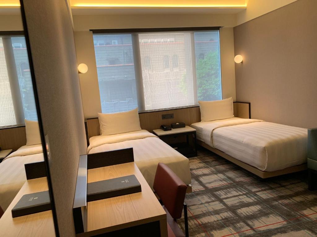 Hotel Room 4