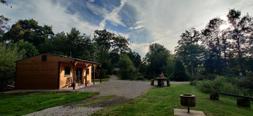 Stay at Kingfisher Cabin - Wild Escapes Wrenbury off grid glamping - ages 12 and over in North West England, England photo 2