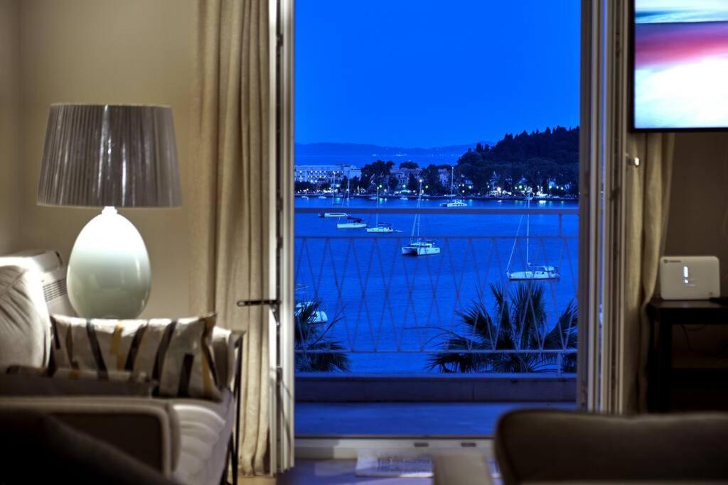 L'appartement, Korfu