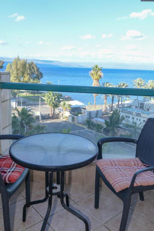 Sea Of Galilee 2Bdrm Apartments in Tiberias - דירות 2 חדרי שינה וסלון עם נוף לכנרת בטבריה