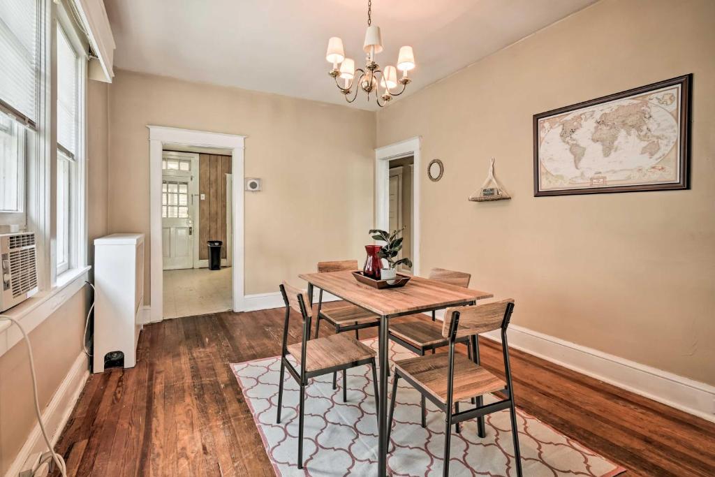 Ideally Located Apt with Balcony Pet Friendly!