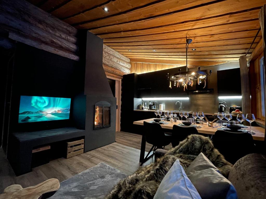 Cottis - Kultakettu, Levi