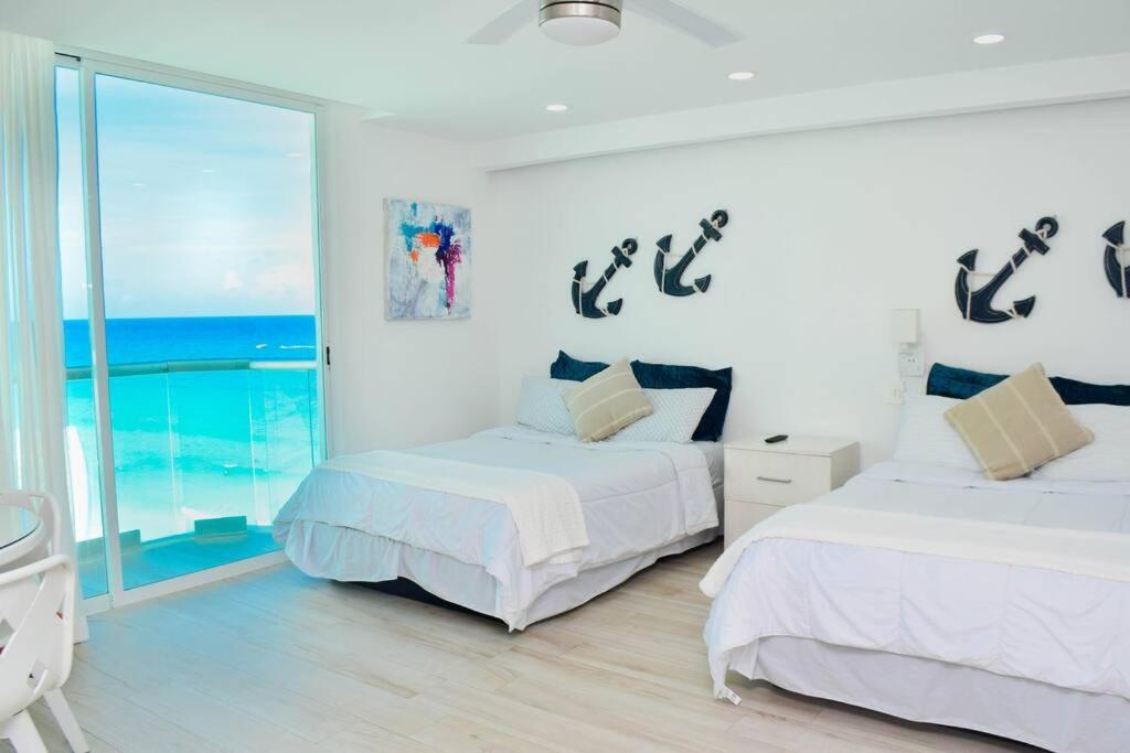 Lovely Studio at the beach, stunning ocean view #1209, Cancún