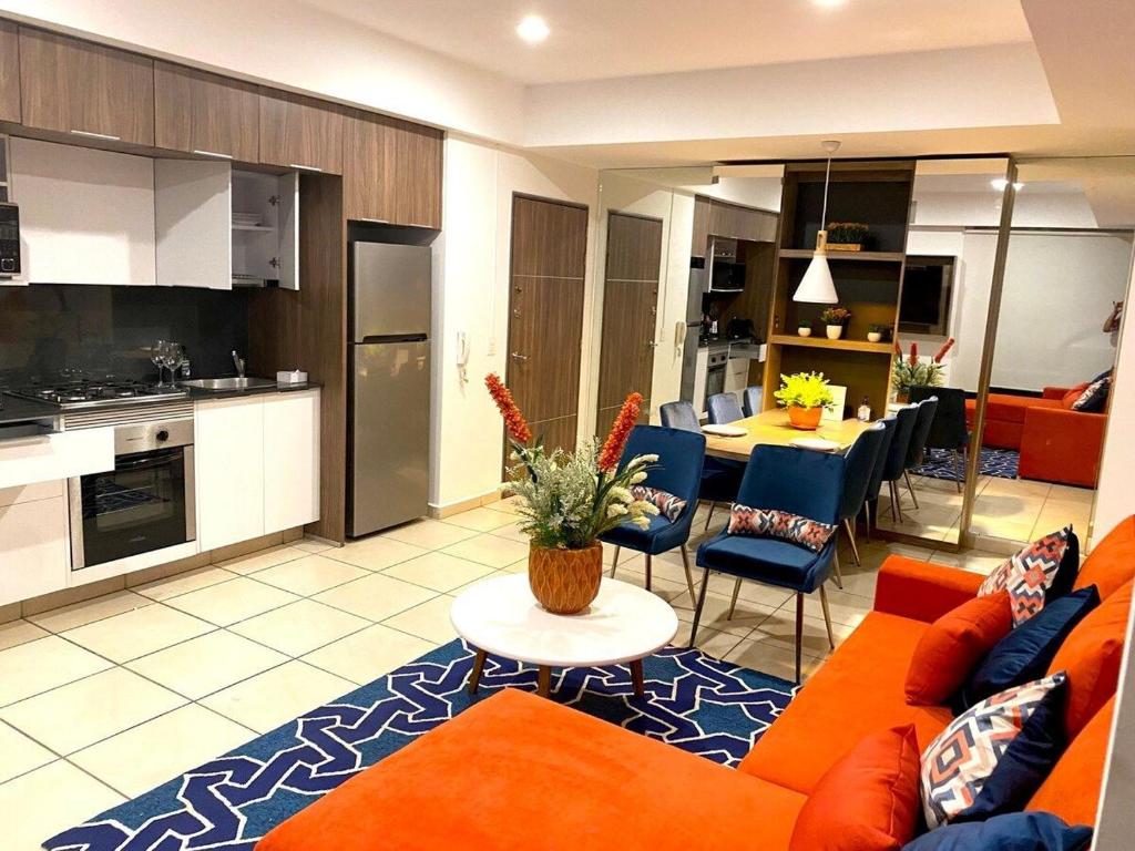 Unique 2 Bedroom, Pool and Fitness Center Design - 5