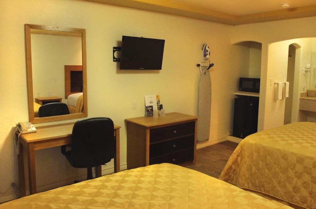 Maverick Inn photo
