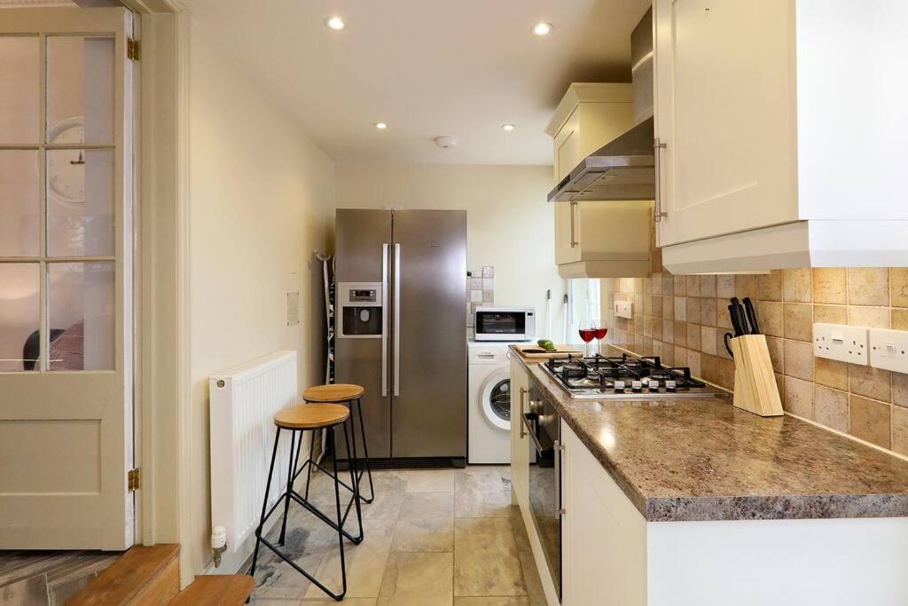 4br Elegant Stay Golden Triangle Parking, Norwich