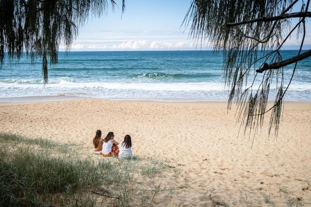 Coastal Getaway Across From Dicky Beach, Caloundra