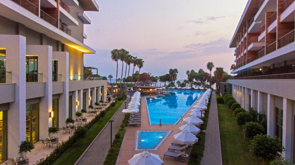 スイミングプール