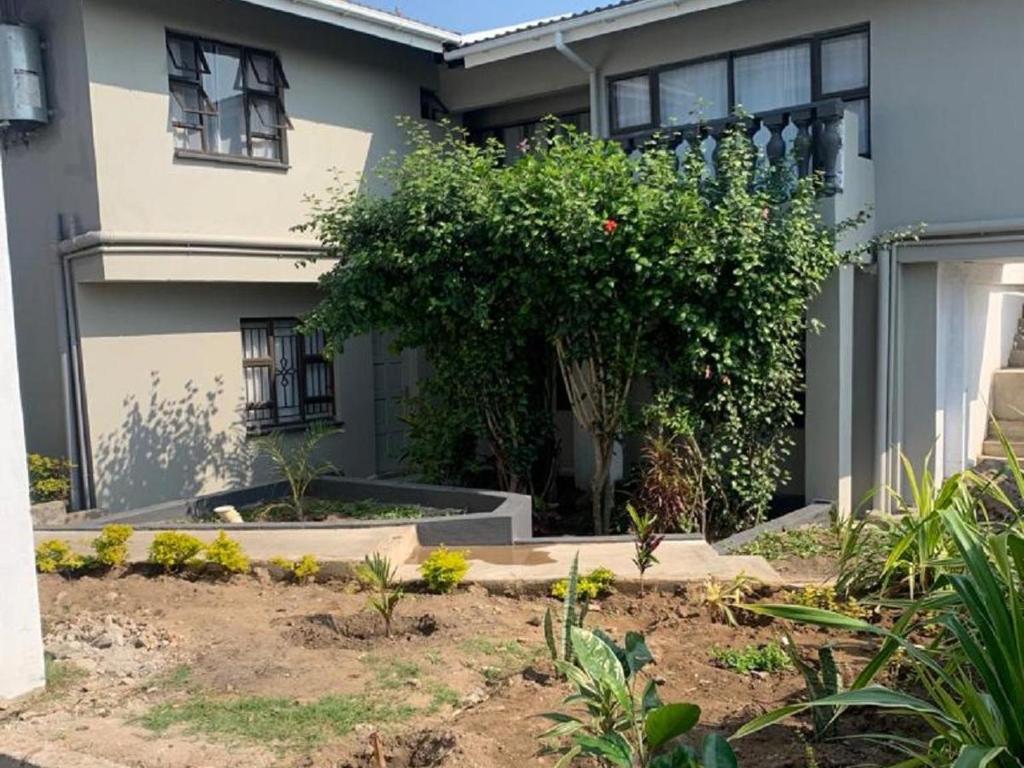 Xaba Guest Lodge photo