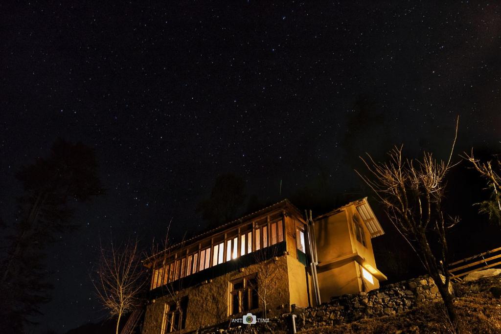 The Misty Wilds Home, Hirab Valley photo