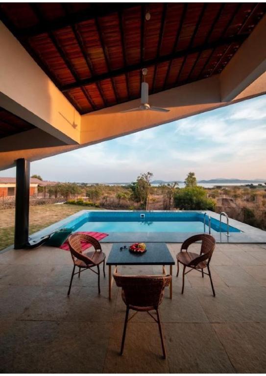 Vineyards Von 5 mins walk to River — Hotel in Nashik