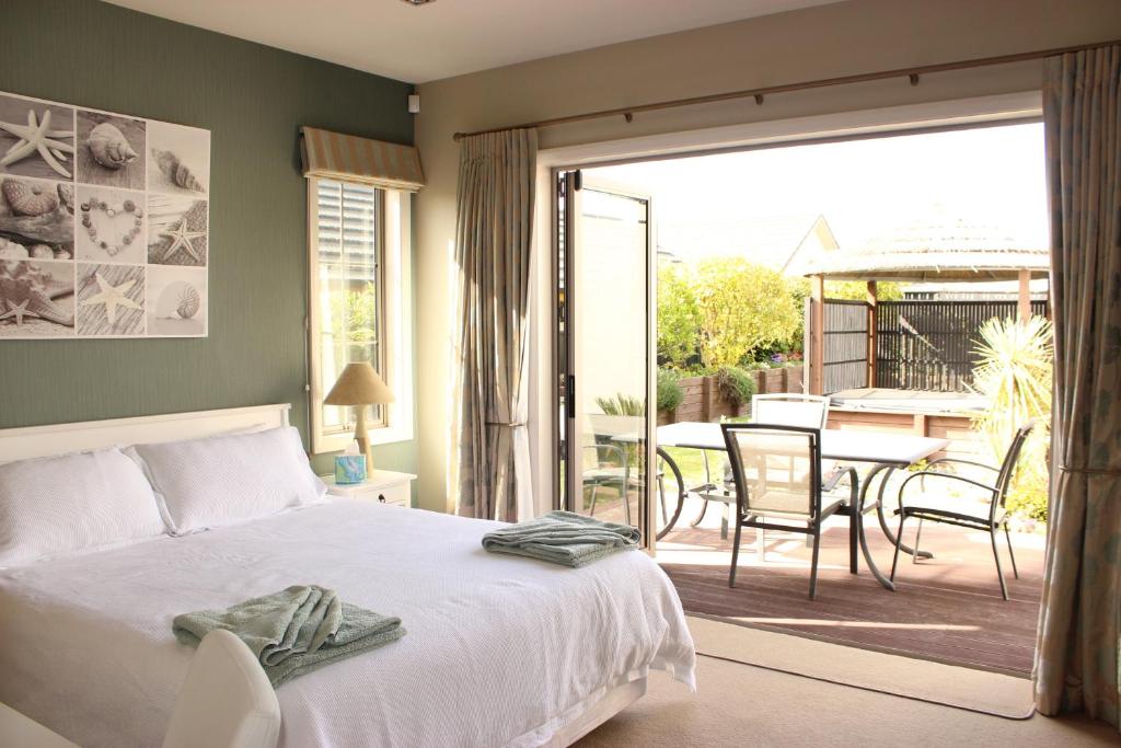 Beachlands Bed & Breakfast