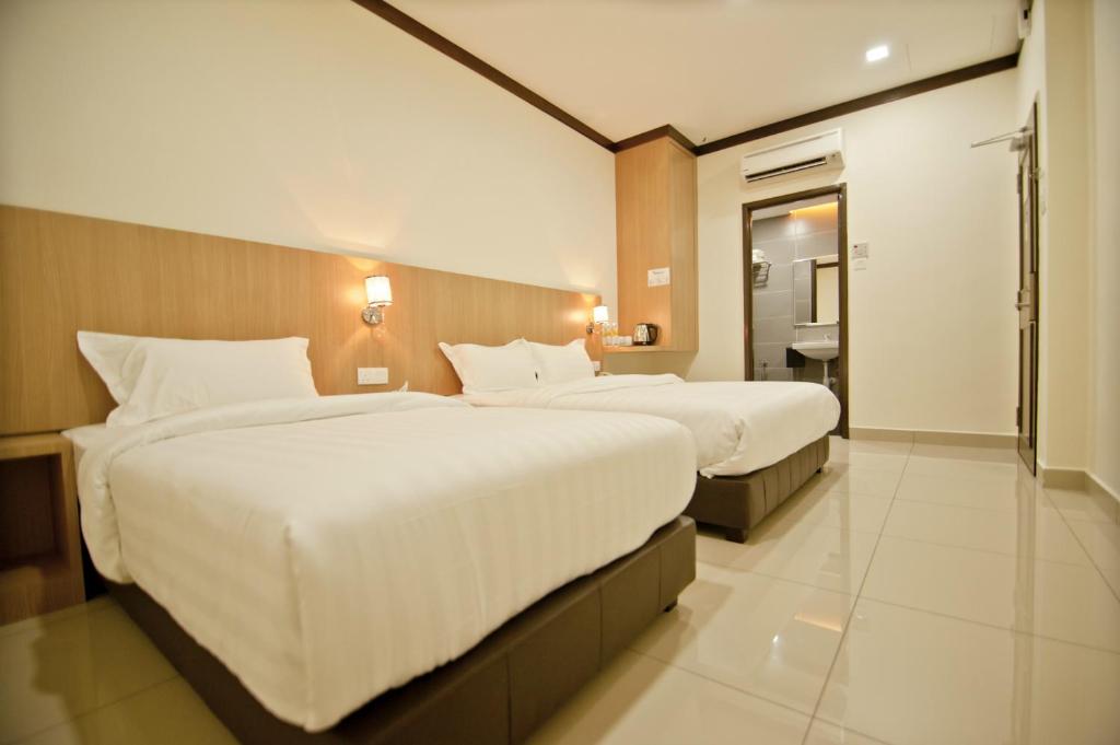 Hotel Setia photo