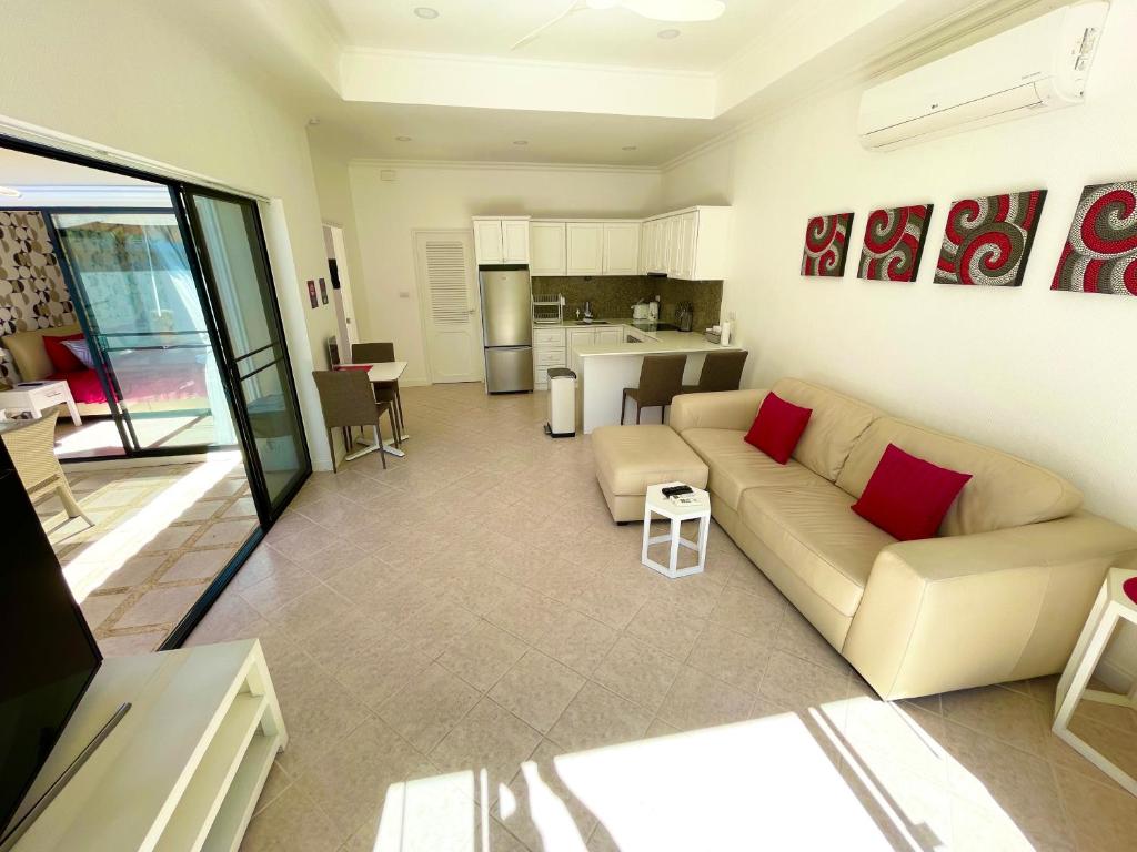 View Talay Villas, luxury private pool villa, 500m from Jomtien beach - 37 photo