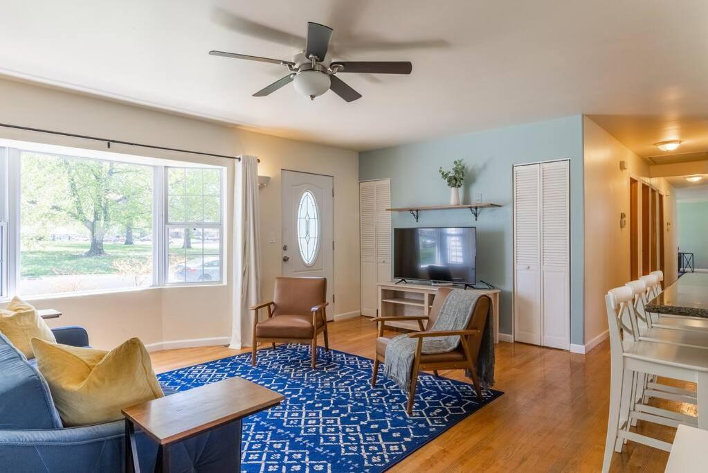Beautiful, Spacious, Homey, Overland Park Home