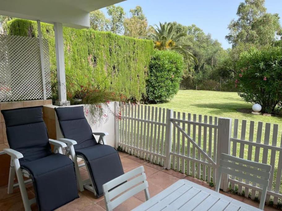 Puerto Banus Apartment near beachfront, big sunny terrace, pool, tennis court, parking & movies projector - 4
