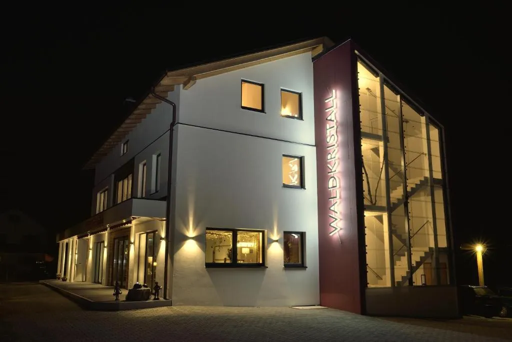 Pension Waldkristall, hotel v destinaci Frauenau
