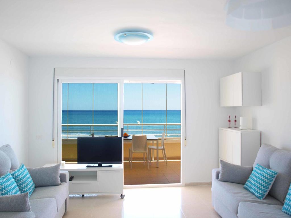 ApartUP Spectacular Beach View - 4