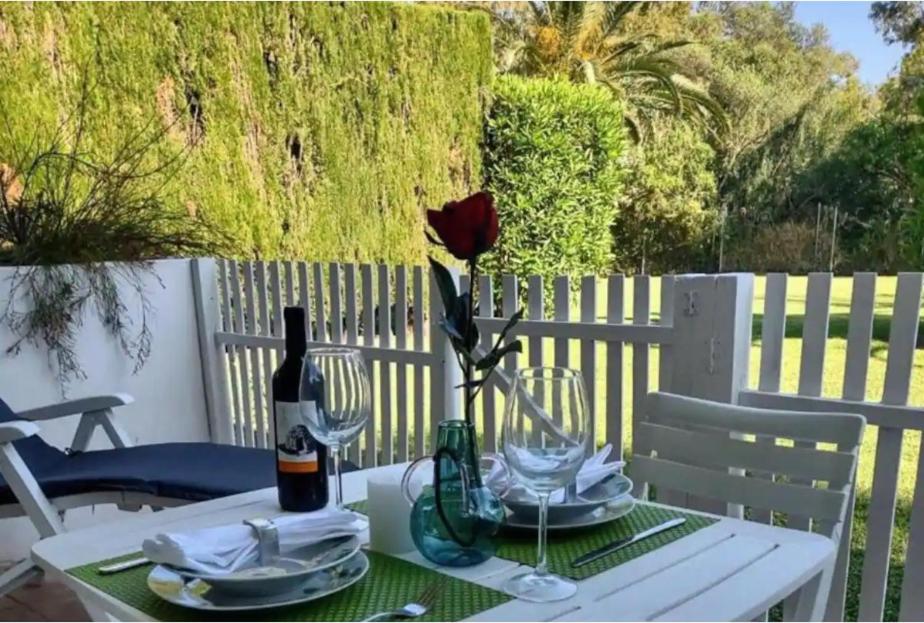 Puerto Banus Apartment near beachfront, big sunny terrace, pool, tennis court, parking & movies projector - 2