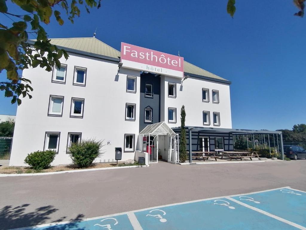 FastHotel Montpellier Ouest photo