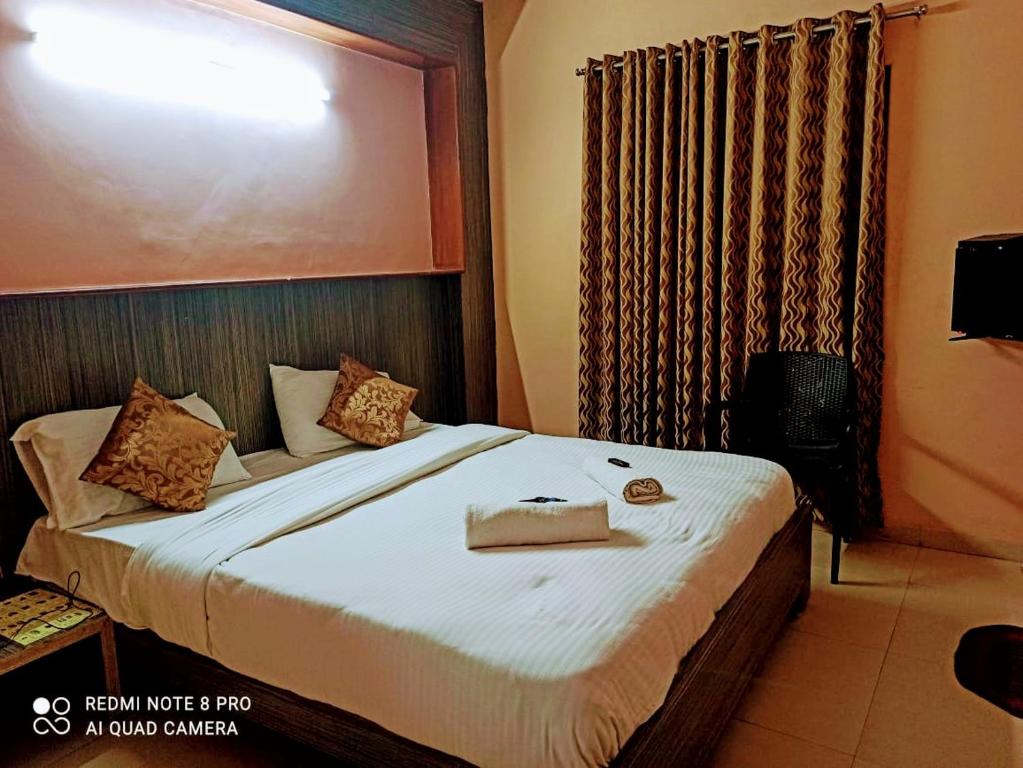 Hotel Rohit & Swaad Resto photo