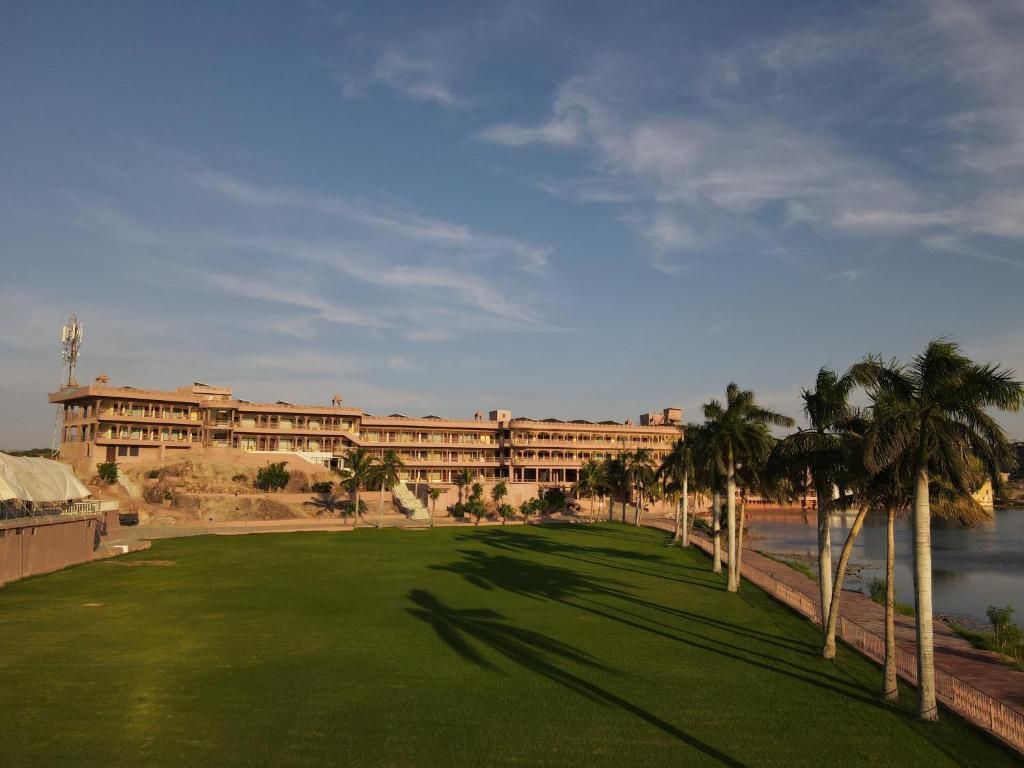 Lake View Hotel & Resort photo