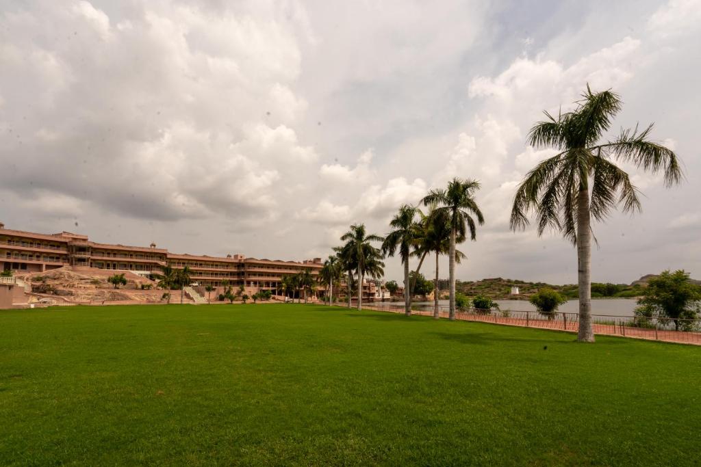 Lake View Hotel & Resort photo